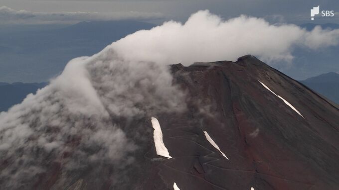 富士山山頂付近で滑落か、男性死亡　静岡側山開きの初日に　40代～70代で身元の確認急ぐ＝静岡県警　|　静岡のニュース | SBSNEWS | 静岡放送