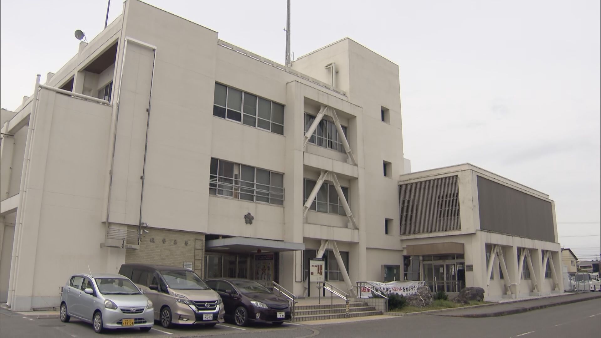 長女(3)の首を絞めて殺害しようとした疑いで母親(46)逮捕　長女は軽傷　岐阜・大垣市
