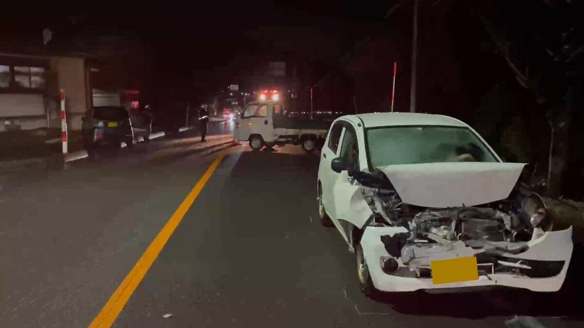 国道348号で軽乗用車2台と軽トラック1台が絡む事故 3人が病院に搬送