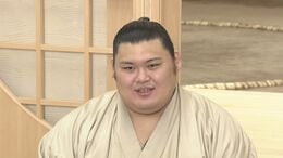 横綱・大の里「悪い流れ」断ち切る会心の寄り切り 大相撲12日目|TBS NEWS DIG