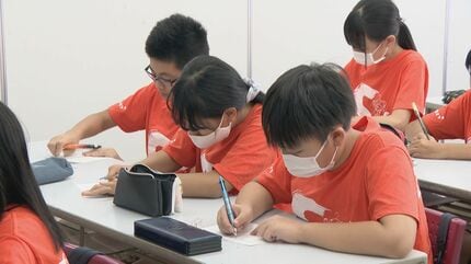 公立中高一貫校合格めざし夏の集中特訓 小学6年生160人がお揃いのT