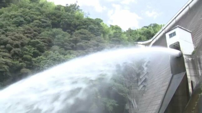 “松山の水がめ”を学ぶ探検へ!! 石手川ダムで夏休み中の子どもたちが見学会に参加 愛媛・松山市 |TBS NEWS DIG