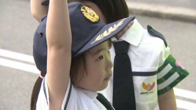 「まずは正しく道路を横断する」自動車学校で園児に交通安全教室 春の全国交通安全運動 愛媛|TBS NEWS DIG