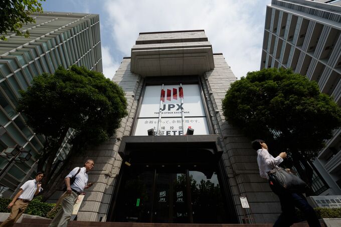 日経平均が上昇、米インフレ鈍化で成長株買い－日銀利上げ観測は重し