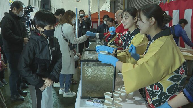 「のどがぶるぶるした」生きたままおどり食い「しろ魚まつり」賑わう　|　山口のニュース・天気・防災｜tys NEWS｜ｔｙｓテレビ山口