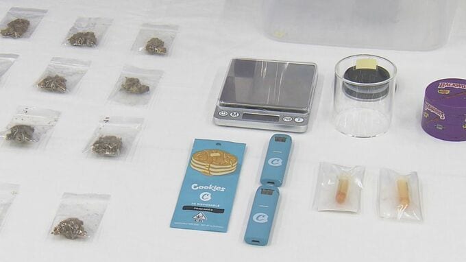 スーパーマーケットの駐車場で大麻を販売目的で所持していた疑い 男子高校生含む3人を逮捕 約76グラム 末端価格で44万円相当 三重・松阪市|TBS NEWS DIG