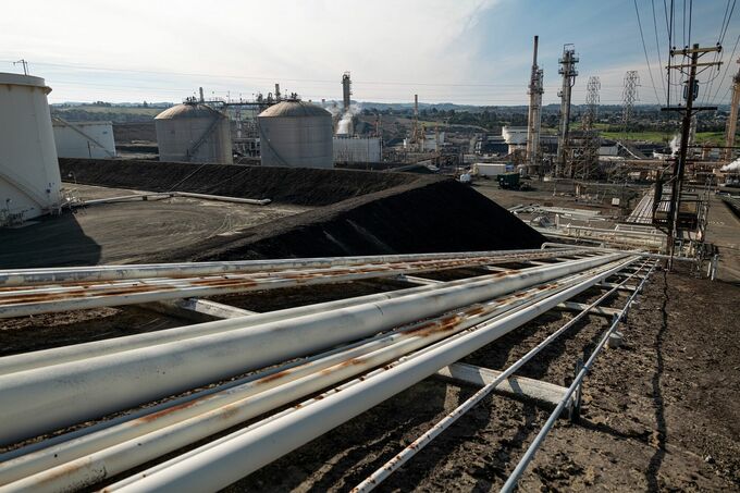 トランプ米政権、ガソリンへのバイオ燃料混合量引き上げ－輸入抑制へ