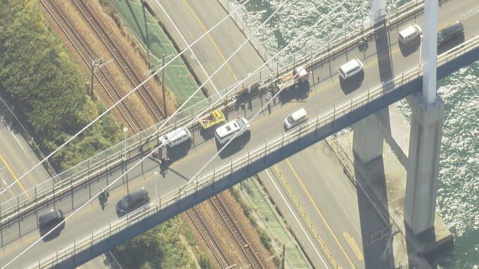 尾道大橋の上で軽乗用車とトラックが正面衝突 2人けが 一時通行止め Tbs News Dig 1ページ