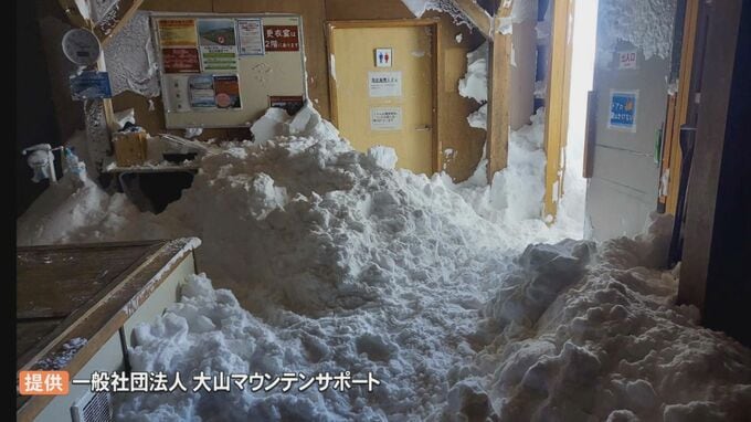 冬山登山のマナー違反で大迷惑　大山の頂上避難小屋　出入り口の扉を閉め忘れ…屋内に1メートル以上の雪が積もってしまい一時使用不可能に　鳥取県　|　BSSニュース | BSS山陰放送