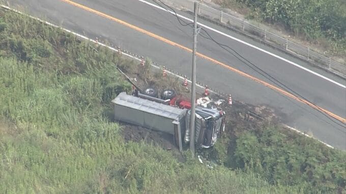 【速報】「車が燃えている」トラックと軽乗用車が正面衝突・炎上　1人死亡　2人けが　広島・国道2号　|　RCC NEWS | 広島ニュース | RCC中国放送
