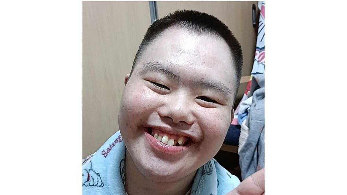 白血病再発、脳に3つの塊…19歳息子に命がけの最新治療 24時間付き添う