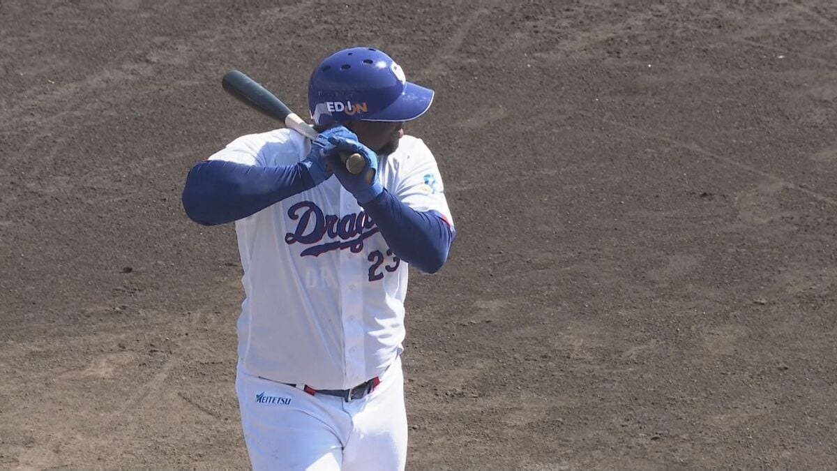 ドラゴンズ沖縄キャンプ 主力が実戦形式 新戦力のサノーが好調をアピール