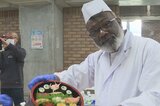 「とてもおもしろいアクティビティだと思います」世界的に人気の寿司作り体験を市場で 山口・下関の唐戸市場 サウジアラビア、カタールの関係者が太鼓判|TBS NEWS DIG