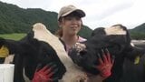 「牛がいるだけで楽しくて幸せ」牛への愛が止まらない20歳 観光牧場で酪農を仕事に | 山口のニュース・天気・防災|tys NEWS|tysテレビ山口