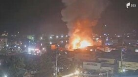 「建物から火が⋯」炎と煙が激しく立ち上る 店舗兼住宅1棟全焼し約4時間後に鎮火 けが人なし＝静岡・下田市|TBS NEWS DIG