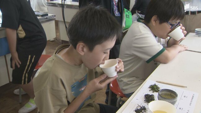 「味がギュッって締まっていておいしかった」小学校で子どもたちがお茶について授業で学ぶ 茶道家が講師＝静岡・三島市|TBS NEWS DIG