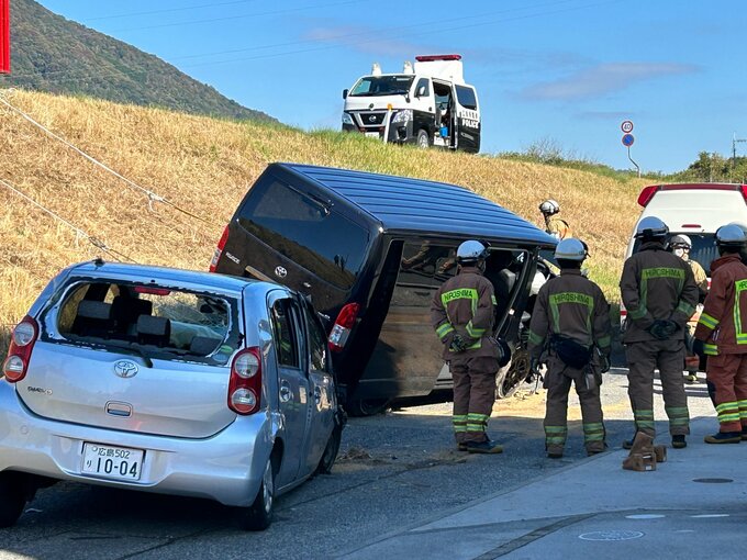 乗用車２台が土手下に転落　２人けが　事故のはずみか　広島　|　RCC NEWS | 広島ニュース | RCC中国放送