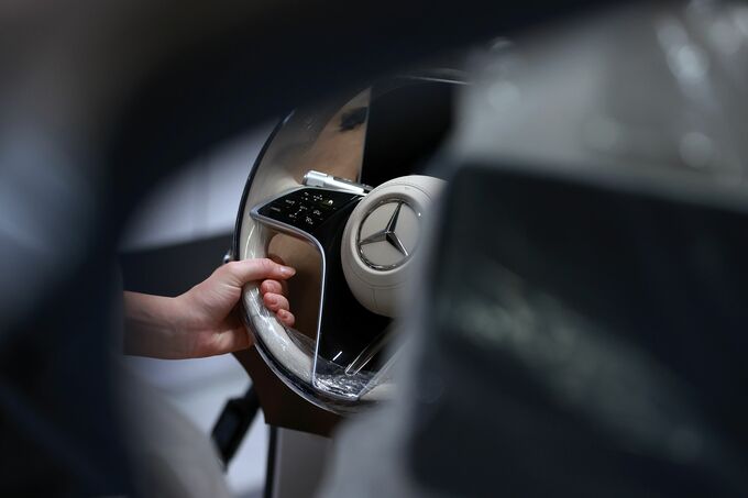 メルセデス、会話する乗用車を年内発売－グーグルと連携しＡＩ搭載