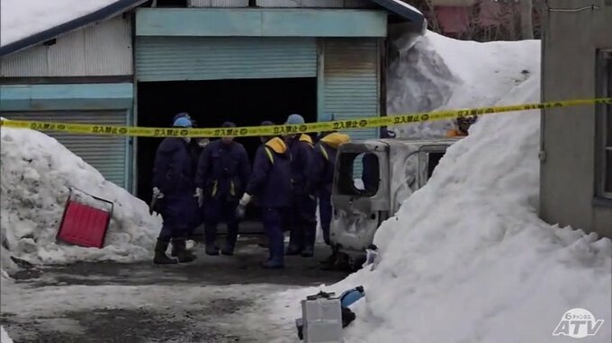 「パンパンと音が…」軽乗用車1台が全焼　車のそばに1人の遺体　車が止まっていた敷地内の家に住む男性の行方分からず　青森県弘前市　|　青森のニュース│ATV NEWS│青森テレビ