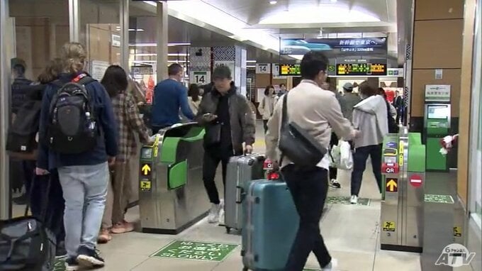 大型連休が後半に突入し帰省ラッシュピークで東北新幹線の下りは混雑　青森県|TBS NEWS DIG