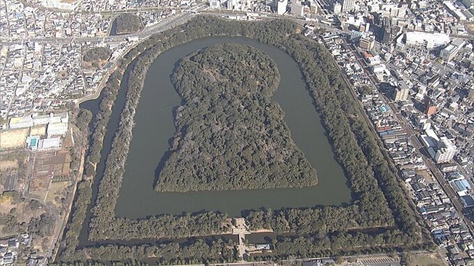 "仁徳天皇の墓"とされる『大山古墳』...しかし出土品や没年などから「仁徳天皇の墓ではない」と専門家の間で論争が　一体誰の墓なのか？|TBS NEWS DIG