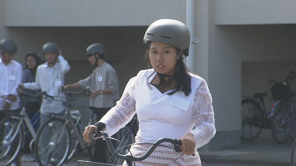 ミャンマーからの留学生　日本のルール警察から学ぶ　入学式にあわせ防犯講習会　大分・佐伯市