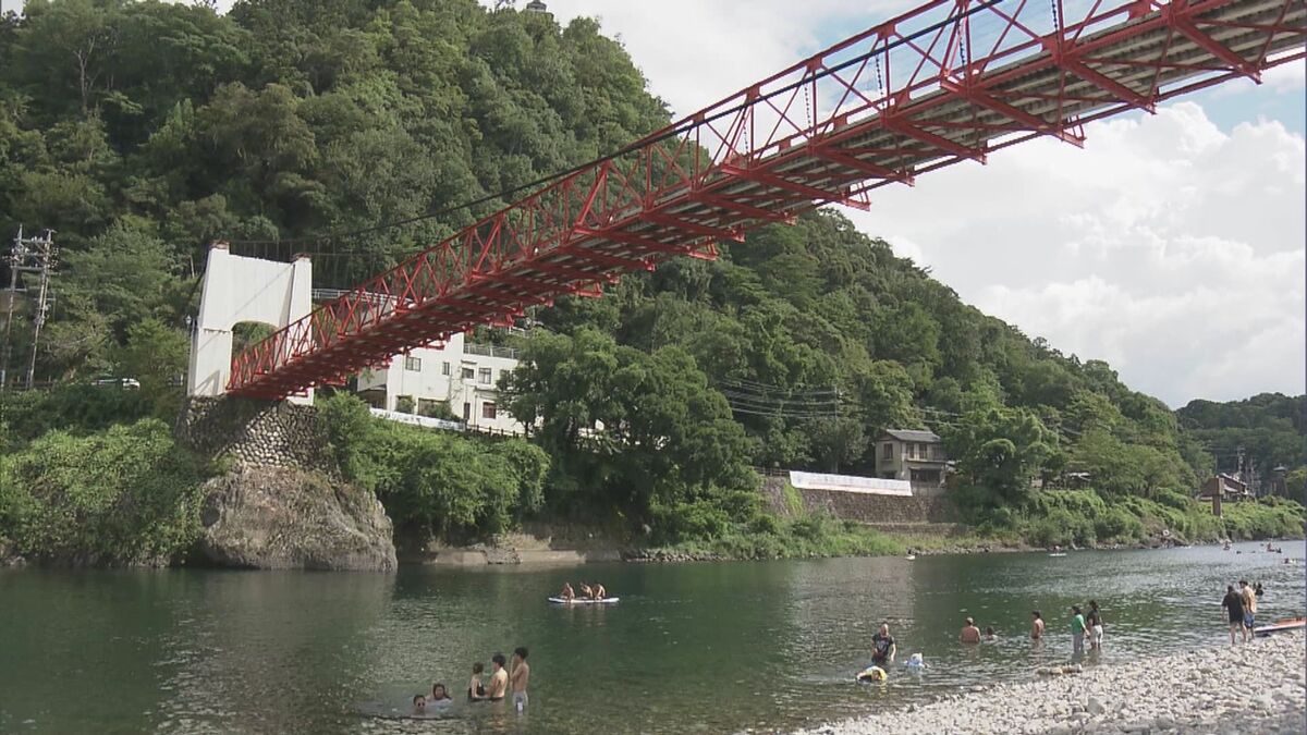 長良川で水難事故 対岸まで泳いでわたろうとした23歳男性がおぼれ心肺停止 岐阜・美濃市の「美濃橋」近く