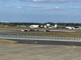 【速報】三沢空港の滑走路一時閉鎖 米軍機トラブルで民間機の運航に影響 停止した米軍機から火と煙が上がっていたという目撃情報も【午前11時20分情報更新・動画あり】|TBS NEWS DIG