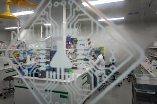 AI創薬のインシリコが香港上場、株価急伸－約460億円規模のIPO実施| TBS CROSS DIG with Bloomberg