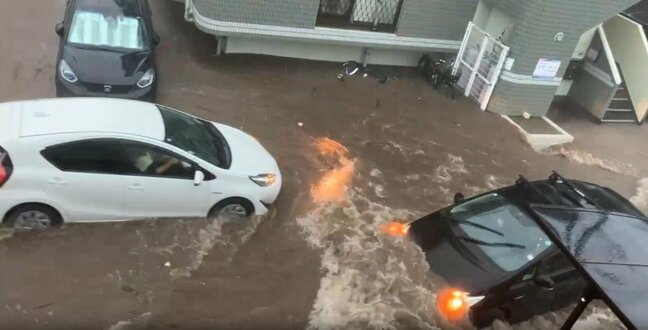 台風12号が上陸 「道路が川に」「2階に避難」川の氾濫、道路の冠水など鹿児島各地の様子 MBCスクープ投稿から|TBS NEWS DIG