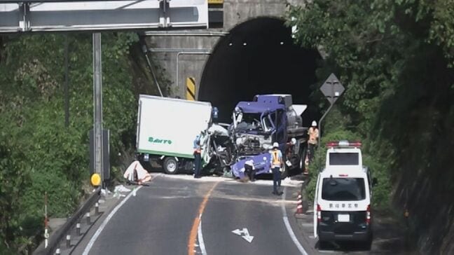 国道9号でタンクローリーとトラックが正面衝突…運転手2人がドクターヘリ搬送　意識不明となっていたトラック運転手、意識回復　島根県津和野町|TBS NEWS DIG