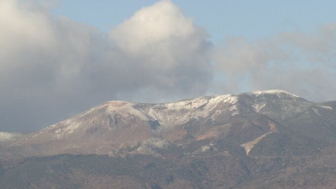 吾妻山が初冠雪　平年より2日遅く、去年より8日遅い　福島地方気象台発表|TBS NEWS DIG