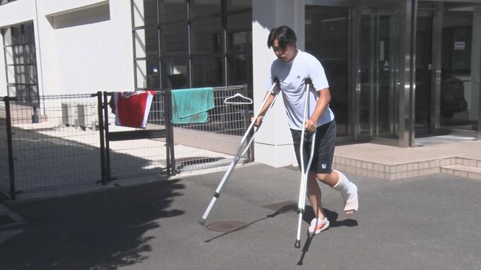 【広島カープ】松葉杖の平川蓮　全治に早くて2か月半　「レベルアップして今後の野球人生に臨む」|TBS NEWS DIG