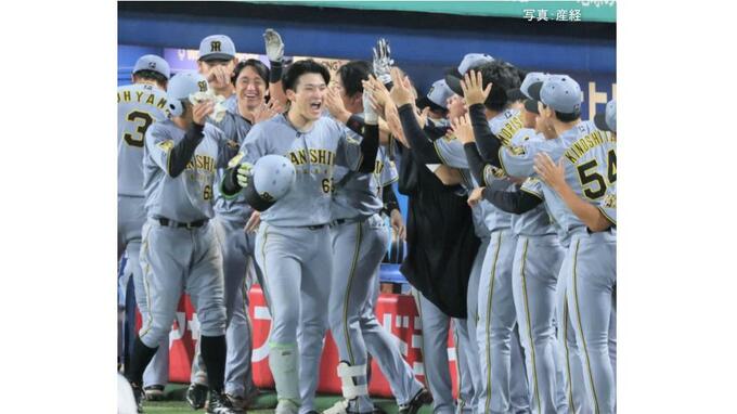 【阪神】執念の延長戦勝利 優勝Ⅿ8！高寺が11回 V弾2ラン 直前にセベリーノがドリス緊急降板 1死満塁のサヨナラ機を凌ぐ 決死の継投が実る 佐藤輝セ単独トップ36号2ラン|TBS NEWS DIG
