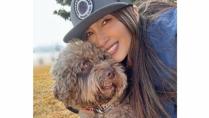 【工藤静香】　愛犬たちとの写真をアップ　「お互いを支え合う素敵な家族ですね❤」　ファン反響|TBS NEWS DIG