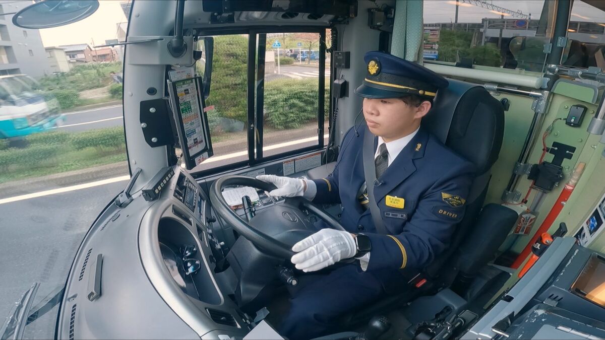 平均年齢は53.9歳 期待の新人19歳や元海上保安官らがバス運転士に 深刻