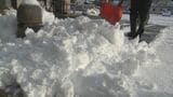 雪かきで大きな「雪の山」が…でも川に雪を捨てるのは「NG」、なぜ？　市の担当者に確認すると…　|　BSSニュース | BSS山陰放送
