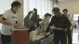 「ものづくりのまち三条市が若い人たちの聖地巡礼になれば…」ドラマ撮影現場を滝沢亮三条市長が地元の特産品で激励(新潟)|TBS NEWS DIG