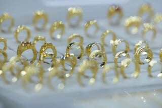 金上昇、一時2カ月ぶりの4400ドル超－市場は米利上げ動向に注目| TBS CROSS DIG with Bloomberg