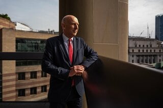 ダイモン氏が英財務相と直談判、銀行増税阻止でロビー活動強化－報道| TBS CROSS DIG with Bloomberg