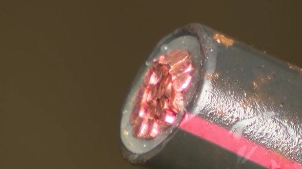 ナイター照明用「銅線ケーブル」時価約140万円相当を…工具使って切断して盗んだ疑いでカンボジア国籍の30歳男を逮捕…4基の照明全てが使用できず　|　SBC NEWS | 長野のニュース | SBC信越放送