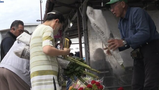 お盆準備で神子田朝市にぎわう 曜日配列で例年より早く 岩手・盛岡市|TBS NEWS DIG