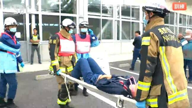 長野市で有事に備えて訓練　マイクロバスの事故で多数のけが人を想定　応急処置や搬送の手順などを確認|TBS NEWS DIG