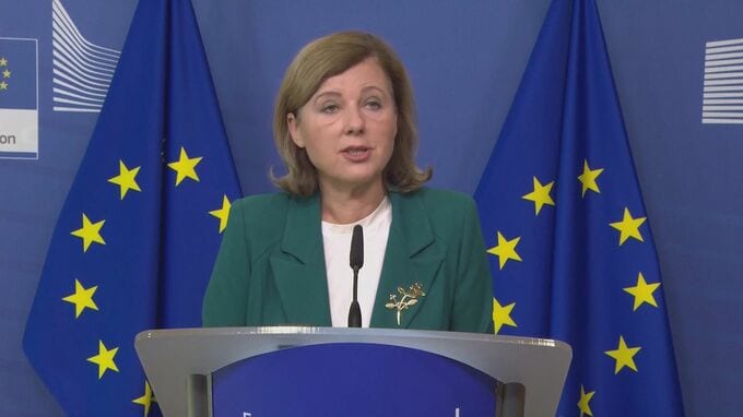 偽情報の投稿率「Xが最も高い」 EUがマスク氏に対策求める