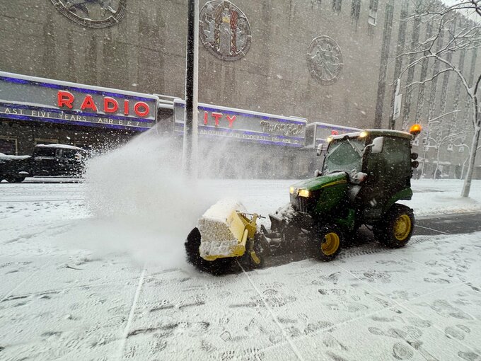 AI神話に冷たい逆風、ニューヨーク歴史的大雪予報は旧来モデルに軍配