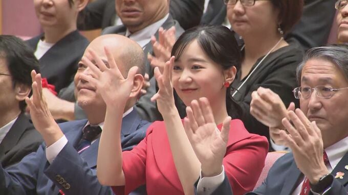 秋篠宮家の次女・佳子さま　全国高校生手話パフォーマンス甲子園に出席され手話であいさつ　|　BSSニュース | BSS山陰放送