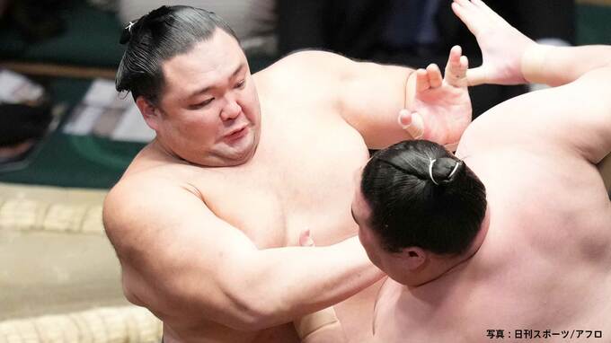 元大関・朝乃山が1敗を守り十両優勝！自身初の13勝で再入幕へ前進、2敗の金峰山が敗れる【大相撲初場所】|TBS NEWS DIG