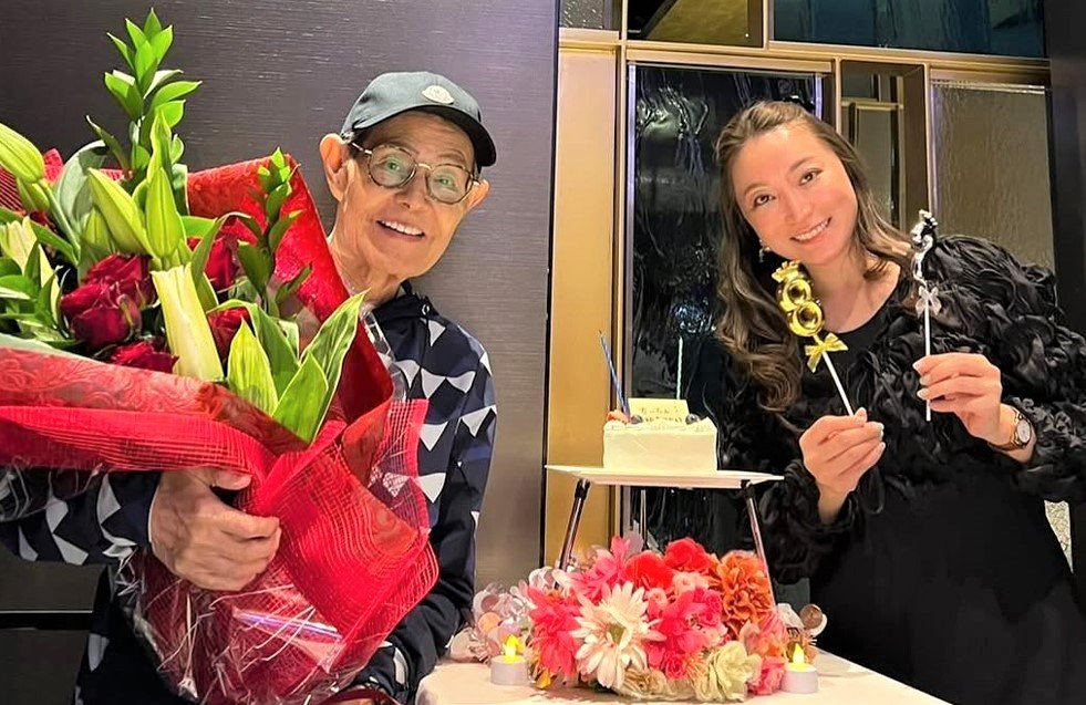 加藤茶＆綾菜】 「82歳 カトちゃんおめでとう」 2ショットでお祝い