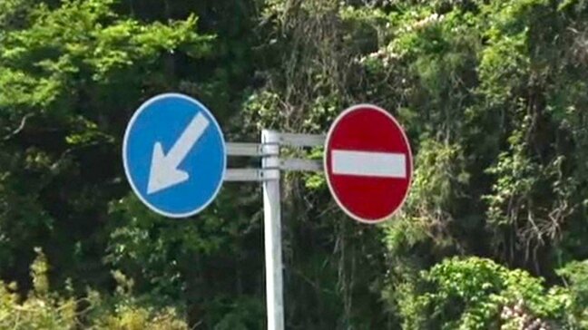 「事故の前まで2km逆走」逆走車を避け女子大学生が大けが 入口と出口が隣接するICで誤進入 夜間の視認性に課題も|TBS NEWS DIG