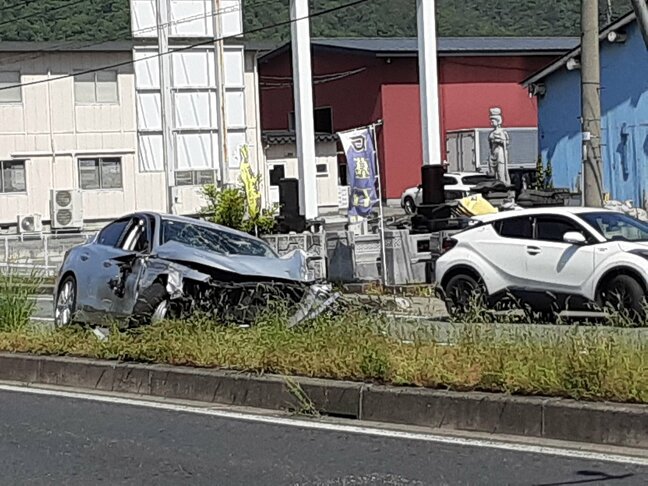 仲裁者へ暴行の疑いも...国道13号の追突事故　酒気帯び運転の疑いで逮捕された男(47)が容疑認める　防犯カメラには猛スピードで走る車が（山形）|TBS NEWS DIG